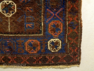 19th Century Baluch Bagface
Size: 84x70cm
Natural colors, the green color is oxidation                      