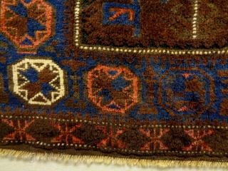 19th Century Baluch Bagface
Size: 84x70cm
Natural colors, the green color is oxidation                      