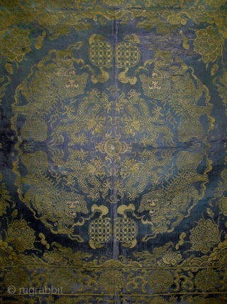 17th Century Chinese Textile
Size: 98x94cm (3.3x3.1ft)
Natural colors                          