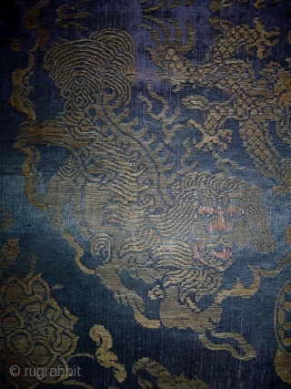 17th Century Chinese Textile
Size: 98x94cm (3.3x3.1ft)
Natural colors                          