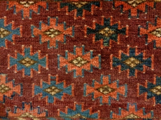 Turkmen Torba
Size: 74x23cm
Natural colors (except the weft at the top headend is not natural), made in circa 1910               