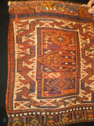 Kurd 
Size: 48x60cm (1.6x2.0ft)
Natural colors, the left selvage is not original                      