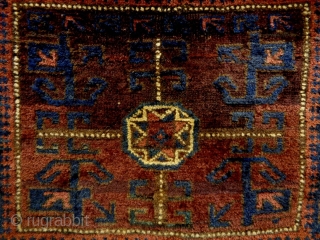 19th Century Baluch Bagface
Size: 82x69cm
Natural colors                           