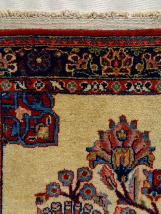 Very Fine Persian small rug
Size: 53x64cm
Natural colors, made in circa 1910/20                      