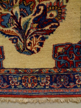 Very Fine Persian small rug
Size: 53x64cm
Natural colors, made in circa 1910/20                      