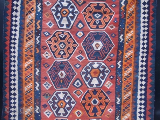 Qasqhay kilim
Size: 161x285cm (5.4x9.5ft)                             