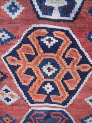 Qasqhay kilim
Size: 161x285cm (5.4x9.5ft)                             