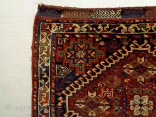 Very Fine Qasqhay Bagface
Size: 74x65cm
Natural colors, made in circa 1910                       