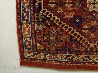 Very Fine Qasqhay Bagface
Size: 74x65cm
Natural colors, made in circa 1910                       