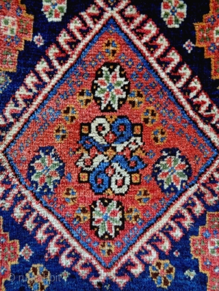 1880 Qasqhay/Kashkuli Bag Complete
Size: 53x56cm (1.8x1.9ft)
Natural colors                          