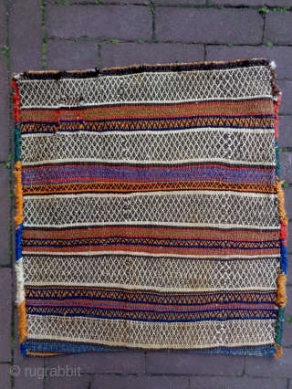 1880 Qasqhay/Kashkuli Bag Complete
Size: 53x56cm (1.8x1.9ft)
Natural colors                          