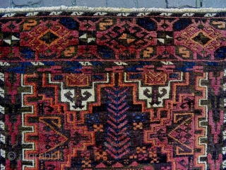 19th Century Fine Baluch
Size: 83x140cm
Natural colors                           