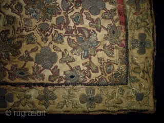 18th Century Ottoman Textile
Size: 41x40cm (1.4x1.3ft)                           