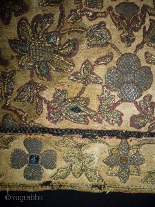 18th Century Ottoman Textile
Size: 41x40cm (1.4x1.3ft)                           