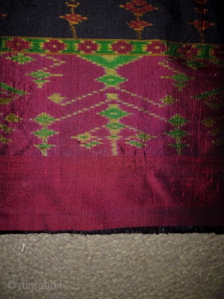 Indonesian Silk Textile
Size: 99x299cm (3.3x10.0ft)
                            