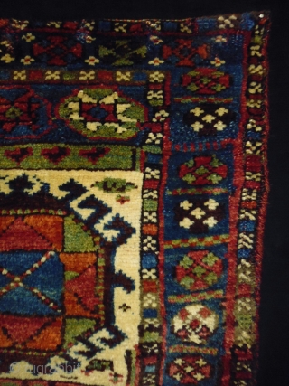 Kurd Bagface
Size: 58x68cm (1.9x2.3ft)
Natural colors, made in circa 1910, there is an old repair at the top right corner.              