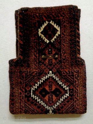 Baluch Saltbag
Size: 30x82cm
Natural colors, there is silk, the middle edges are not original, made in circa 1910/20                