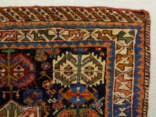Vey Fine Kamseh/Qasqhay bagface
Size: 65x52cm
Natural colors (except the red color is not natural), made in circa 1910/20                
