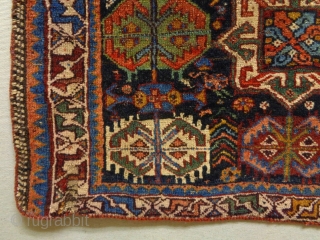 Vey Fine Kamseh/Qasqhay bagface
Size: 65x52cm
Natural colors (except the red color is not natural), made in circa 1910/20                