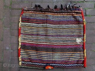 Qasqhay Nomad Bag complete
Size: 62x85cm (2.1x2.8ft)
Natural colors, circa 90 years old                      