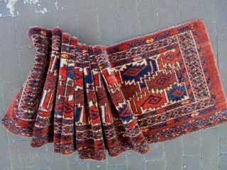 Fine Universal Turkmen Penjerelik
Size: 153x34cm
Made in period 1910/20                         