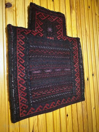 Sumak Teknik
Belüç Namakdan Salt Bag
Good Condition
Weight 40 cm
Height 48 cm
Shipping included
gunduzhali88@gmail.com                      