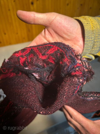 Sumak Teknik
Belüç Namakdan Salt Bag
Good Condition
Weight 40 cm
Height 48 cm
Shipping included
gunduzhali88@gmail.com                      