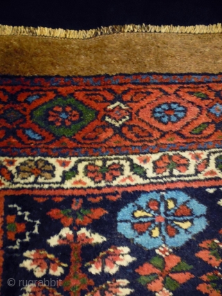 Interesting Design Kurd
Size: 115x153cm (3.8x5.1ft)
Natural colors, full pile, circa 80-90 years old                     