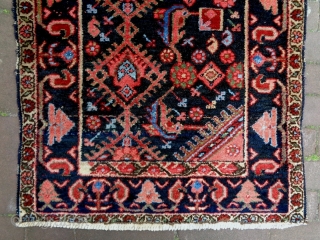 Kurdish Posti
Size: 62x92cm (2.1x3.1ft)
Natural colors, circa 90 years old, the bottom heanend is not original                  