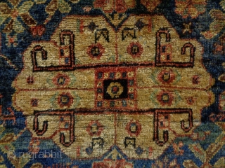 19th Century Very Fine Qasqhay
Size: 120x142cm
Natural colors                          
