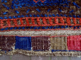 19th Century Two Baluch Bags
Size: 43x46cm and 32x36cm
Natural colors                        