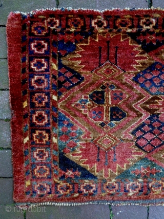 Bashir Penjerelik
Size: 140x44cm (4.7x1.5ft)
Natural colors, made in circa 1910, the right selvage is not original                  