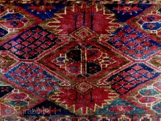 Bashir Penjerelik
Size: 140x44cm (4.7x1.5ft)
Natural colors, made in circa 1910, the right selvage is not original                  