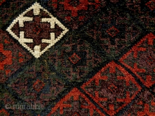 19th Century Fine Baluch
Size: 65x76cm
Natural colors, the edges are not original.                      