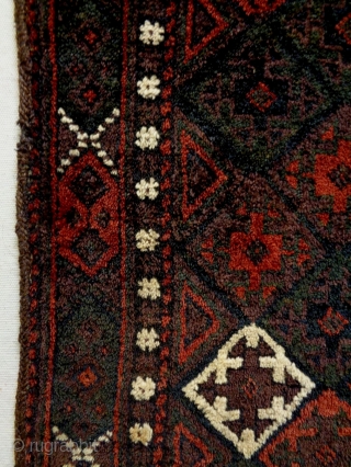 19th Century Fine Baluch
Size: 65x76cm
Natural colors, the edges are not original.                      