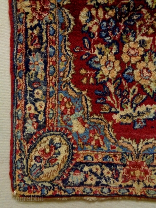 Fine Lawar Kirman
Size: 52x71cm
Natural colors, made in circa 1910/20                        