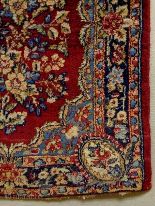 Fine Lawar Kirman
Size: 52x71cm
Natural colors, made in circa 1910/20                        