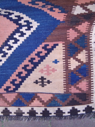 Qasqhay Kilim
Size: 153x214cm (5.1x7.1ft)                             