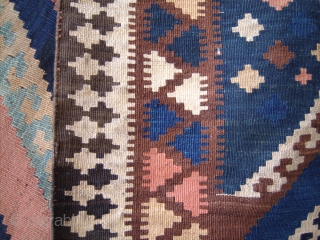 Qasqhay Kilim
Size: 153x214cm (5.1x7.1ft)                             