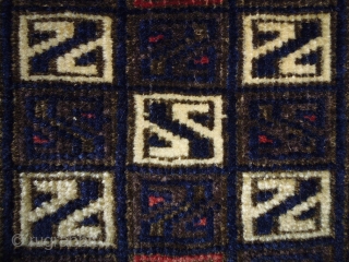 Belouch
Size: 46x89cm (1.5x3.0ft)
Natural colors, circa 80-90 years old                         