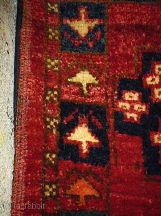 1880 Turkoman Penjerelik
Size: 141x41cm (4.7x1.2ft)
Natural colors                           