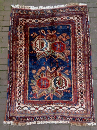 Nomad Afshar
Size: 96x129cm (3.2x4.3ft)
Natural colors, circa 80-90 years old                        