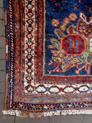 Nomad Afshar
Size: 96x129cm (3.2x4.3ft)
Natural colors, circa 80-90 years old                        