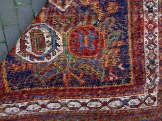 Nomad Afshar
Size: 96x129cm (3.2x4.3ft)
Natural colors, circa 80-90 years old                        