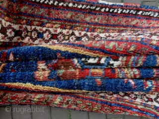 Nomad Afshar
Size: 96x129cm (3.2x4.3ft)
Natural colors, circa 80-90 years old                        