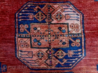 Ersari Rug
Size: 104x134cm (3.5x4.5ft)
Natural colors, made in circa 1910/20                        