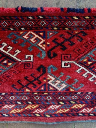 Very Fine Turkmen Penjerelik
Size: 124x35cm (4.1x1.2ft)
Natural colors, made in circa 1910/20                      