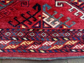 Very Fine Turkmen Penjerelik
Size: 124x35cm (4.1x1.2ft)
Natural colors, made in circa 1910/20                      