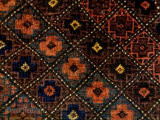 19th Century Baluch
Size: 90x80cm
Natural colors                            