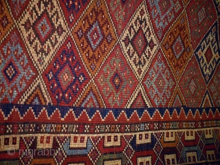 1880 Fine Jaf Kurd
Size: 98x176cm (3.3x2.5ft)
Natural colors, it is used to be hanged up                   